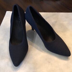 Moved - Naturalizer textured stretch navy blue pumps